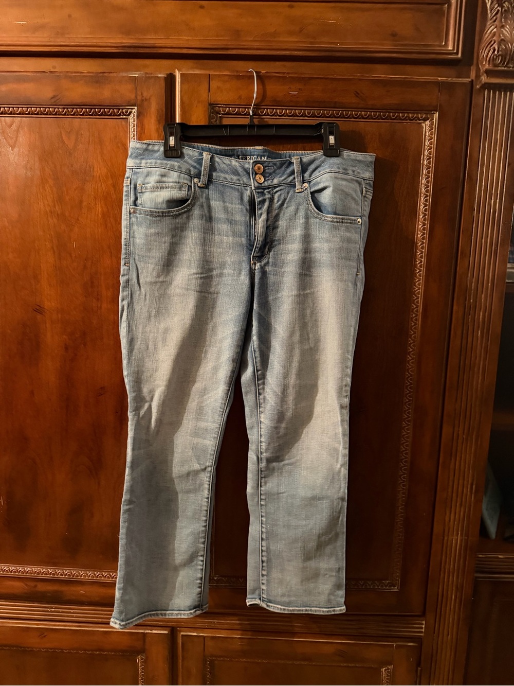 American eagle artist crop Light Blue Women’s Jeans - Comfortable Straight Leg